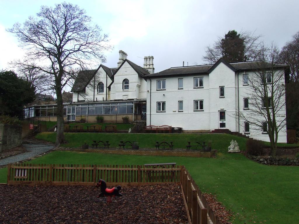 Kaim Park Hotel Bathgate Bagian luar foto